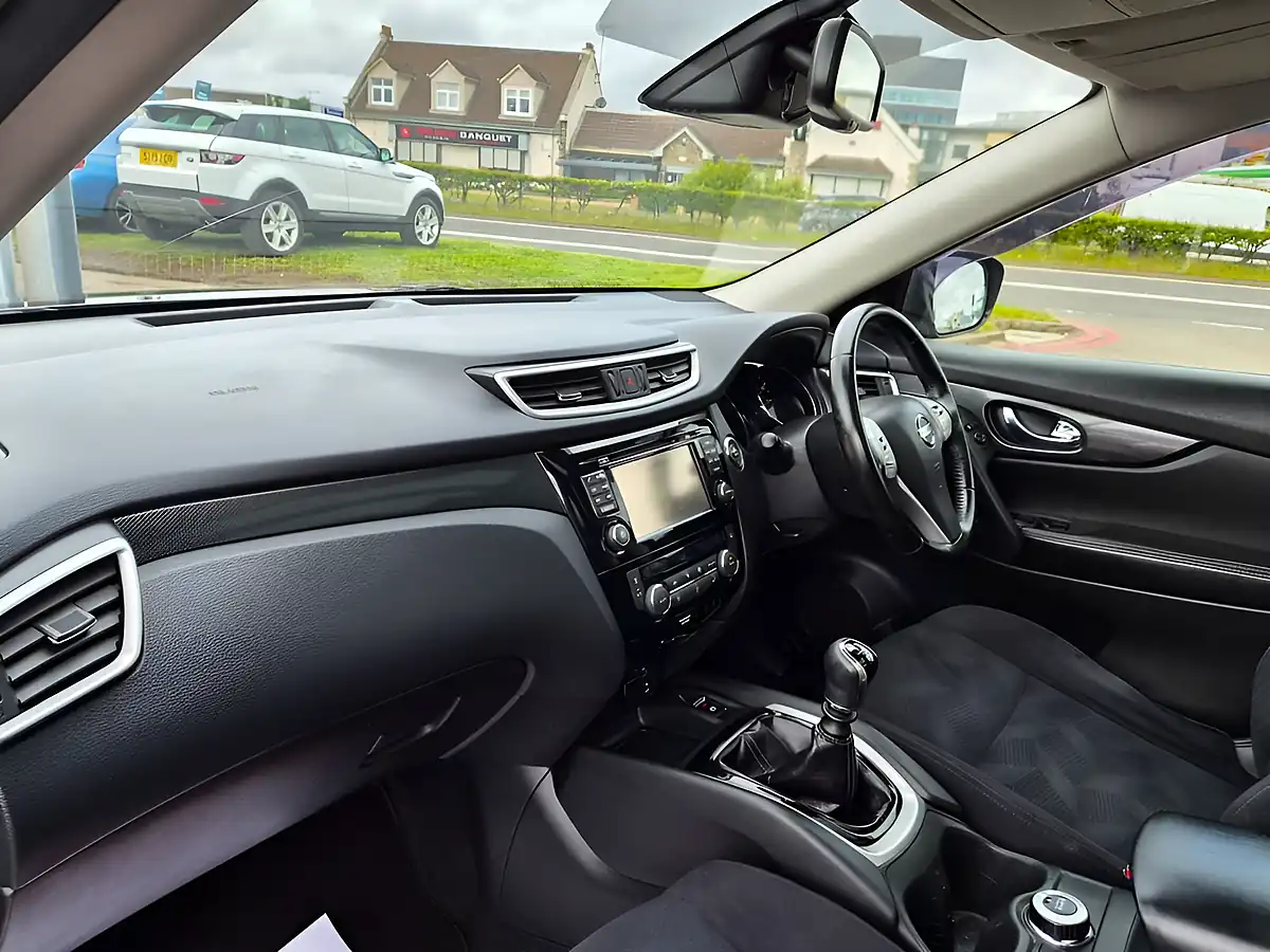 Used 2015 Nissan X-Trail N-Tec Black - Interior and Exterior details 17