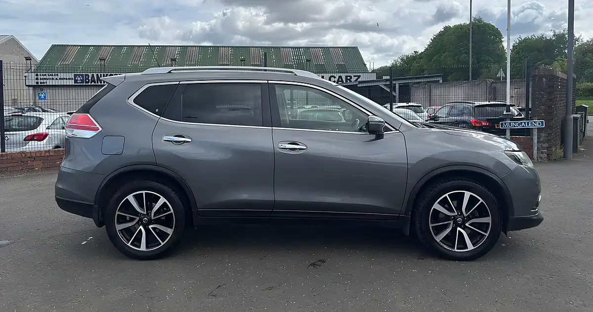 Used 2015 Nissan X-Trail N-Tec Grey - Interior and Exterior details 3