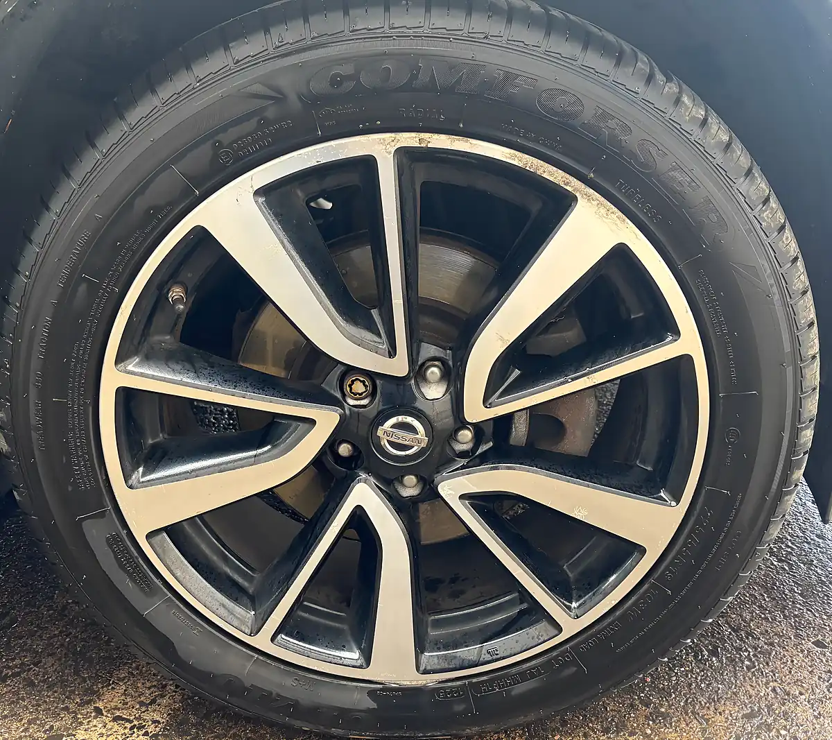 Used 2015 Nissan X-Trail N-Tec Grey - Interior and Exterior details 9