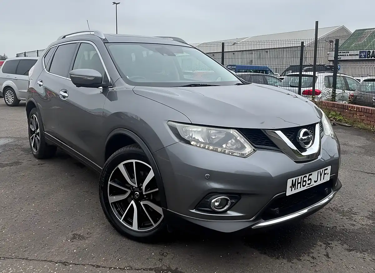 Used 2015 Nissan X-Trail N-Tec Grey - Front View