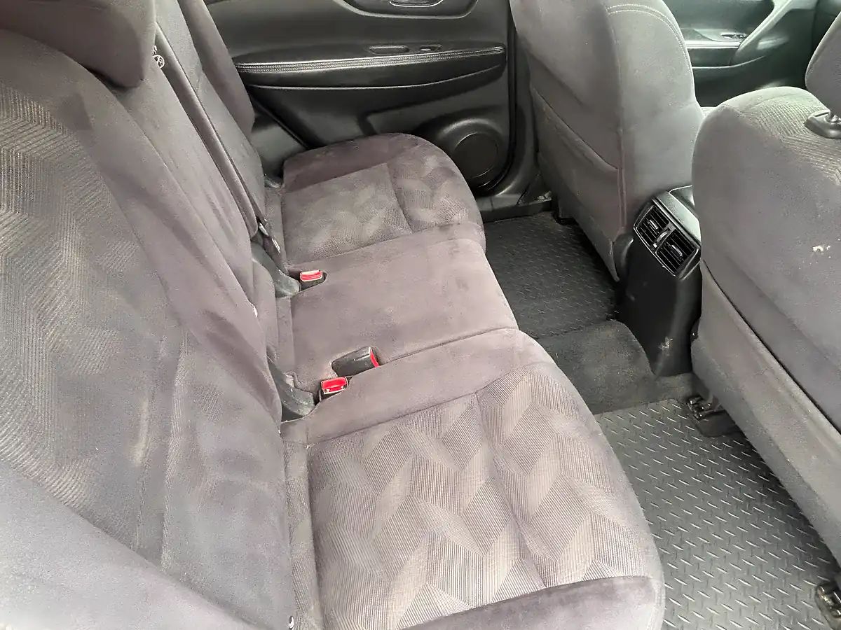 Used 2015 Nissan X-Trail N-Tec Grey - Interior and Exterior details 13