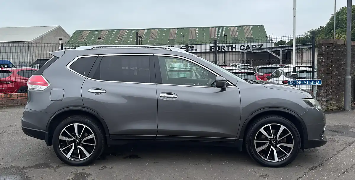 Used 2015 Nissan X-Trail N-Tec Grey - Interior and Exterior details 3