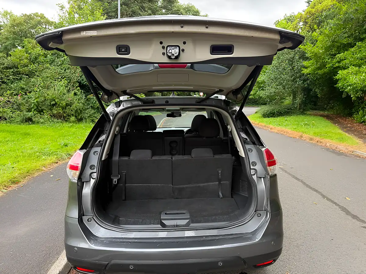 Used 2015 Nissan X-Trail N-Tec Grey - Interior and Exterior details 9