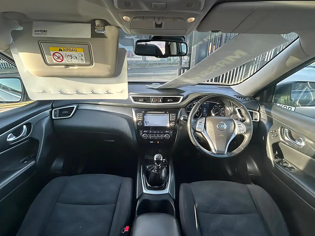 Used 2015 Nissan X-Trail N-Tec Grey - Interior and Exterior details 12