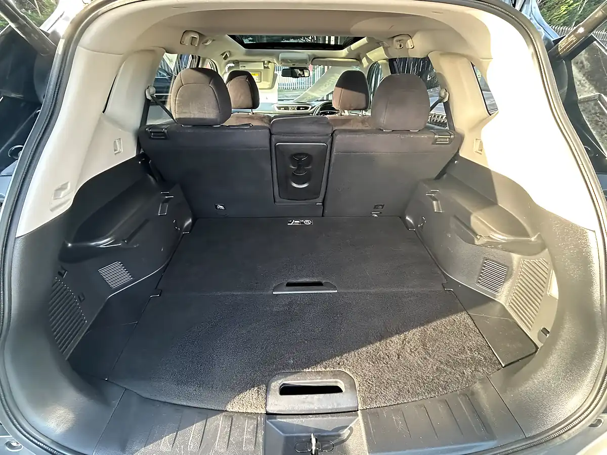 Used 2015 Nissan X-Trail N-Tec Grey - Interior and Exterior details 19