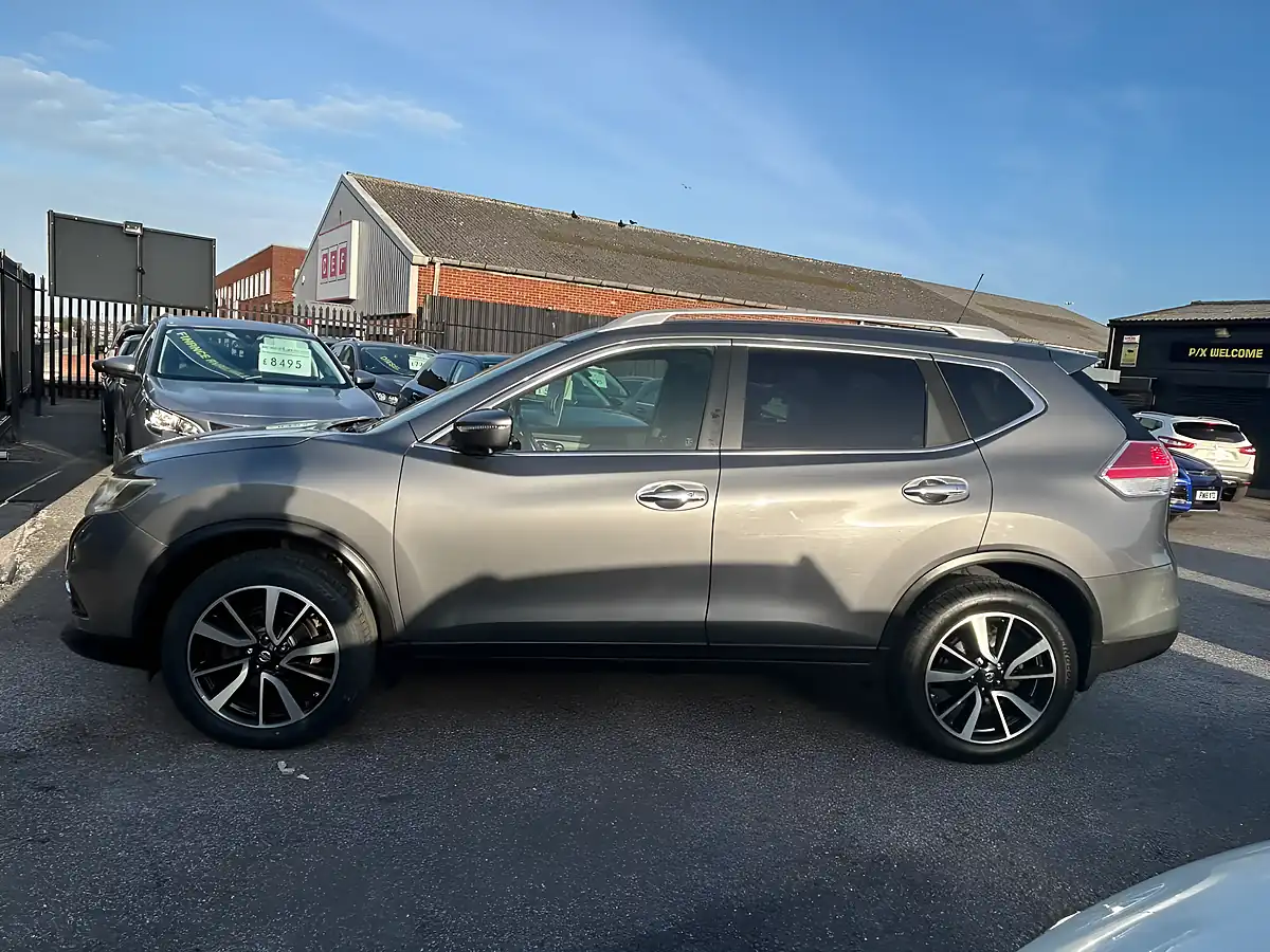 Used 2015 Nissan X-Trail N-Tec Grey - Interior and Exterior details 3