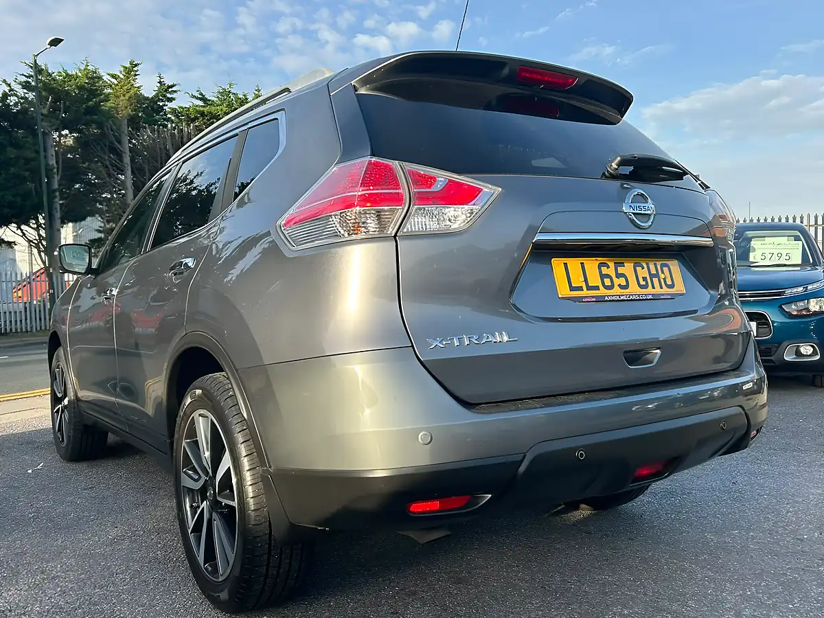 Used 2015 Nissan X-Trail N-Tec Grey - Interior and Exterior details 4