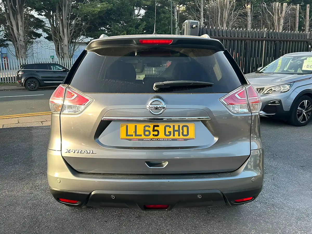 Used 2015 Nissan X-Trail N-Tec Grey - Interior and Exterior details 5