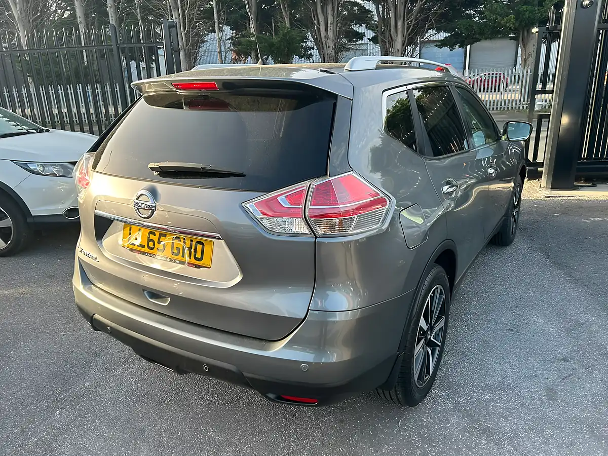 Used 2015 Nissan X-Trail N-Tec Grey - Interior and Exterior details 6