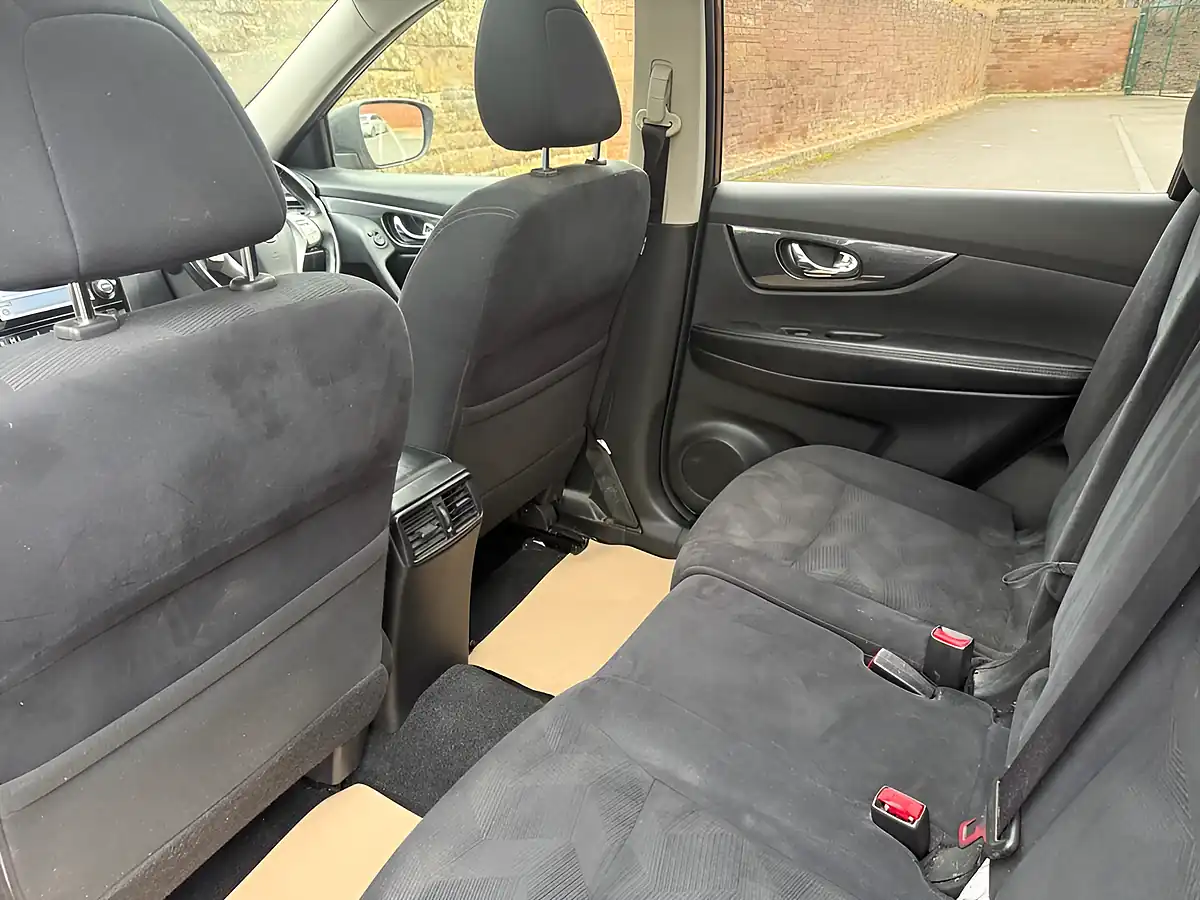 Used 2015 Nissan X-Trail N-Tec Orange - Interior and Exterior details 13