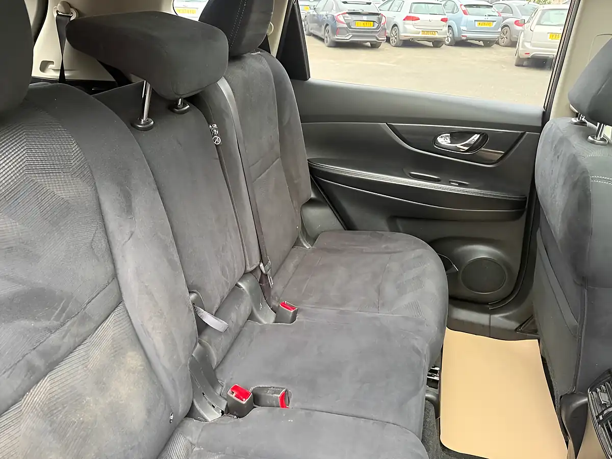 Used 2015 Nissan X-Trail N-Tec Orange - Interior and Exterior details 16