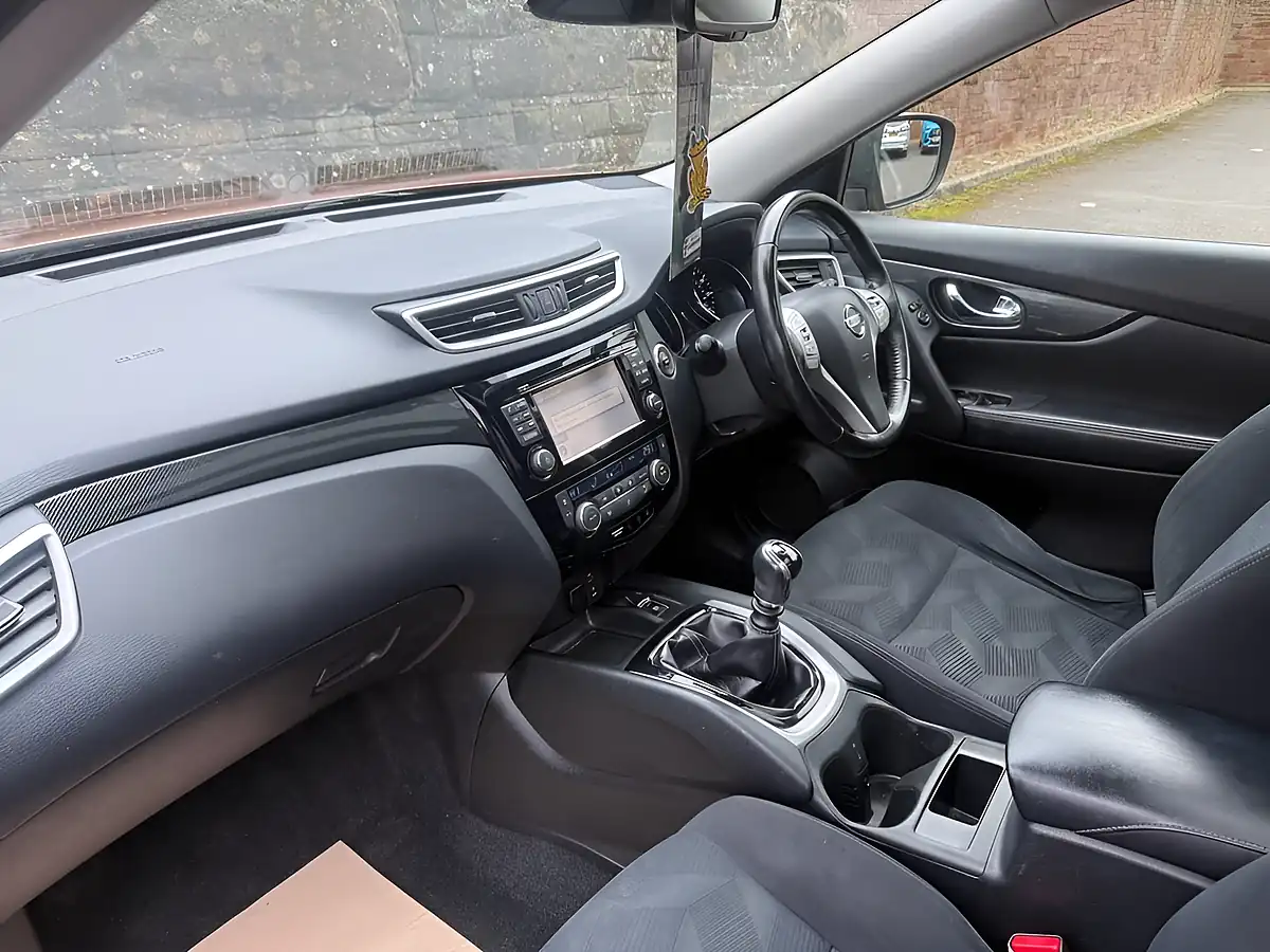 Used 2015 Nissan X-Trail N-Tec Orange - Interior and Exterior details 19