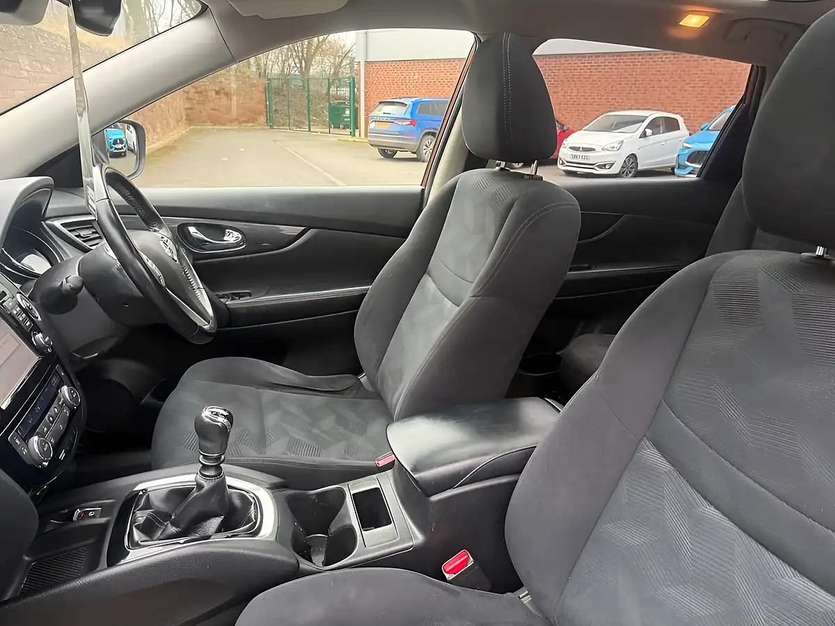 Used 2015 Nissan X-Trail N-Tec Orange - Interior and Exterior details 20