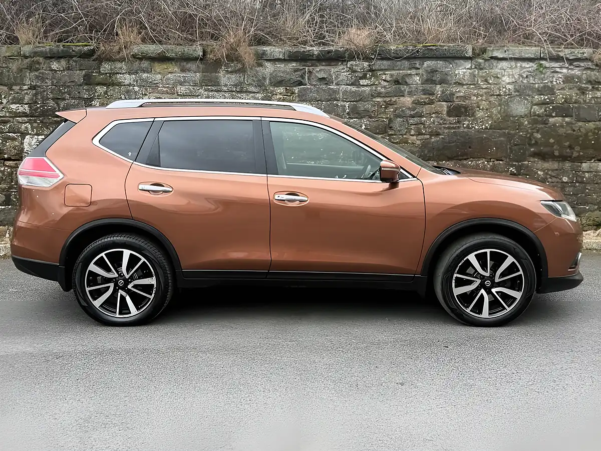 Used 2015 Nissan X-Trail N-Tec Orange - Interior and Exterior details 4