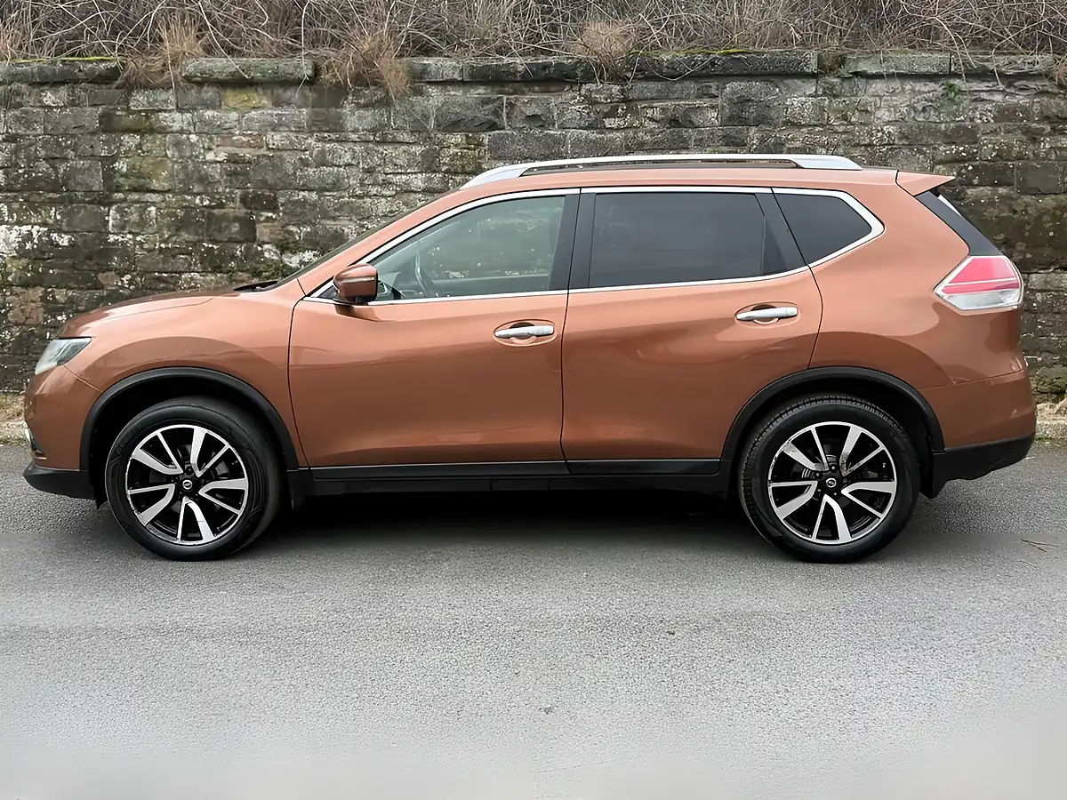 Used 2015 Nissan X-Trail N-Tec Orange - Interior and Exterior details 5