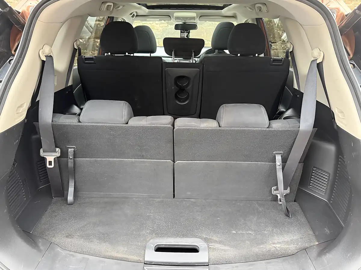 Used 2015 Nissan X-Trail N-Tec Orange - Interior and Exterior details 9