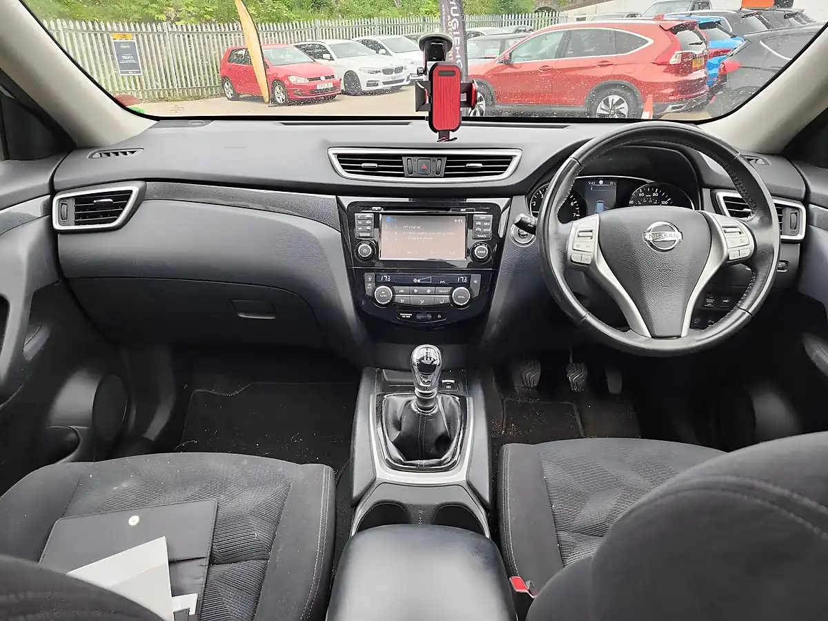 Used 2015 Nissan X-Trail N-Tec Silver - Interior and Exterior details 10