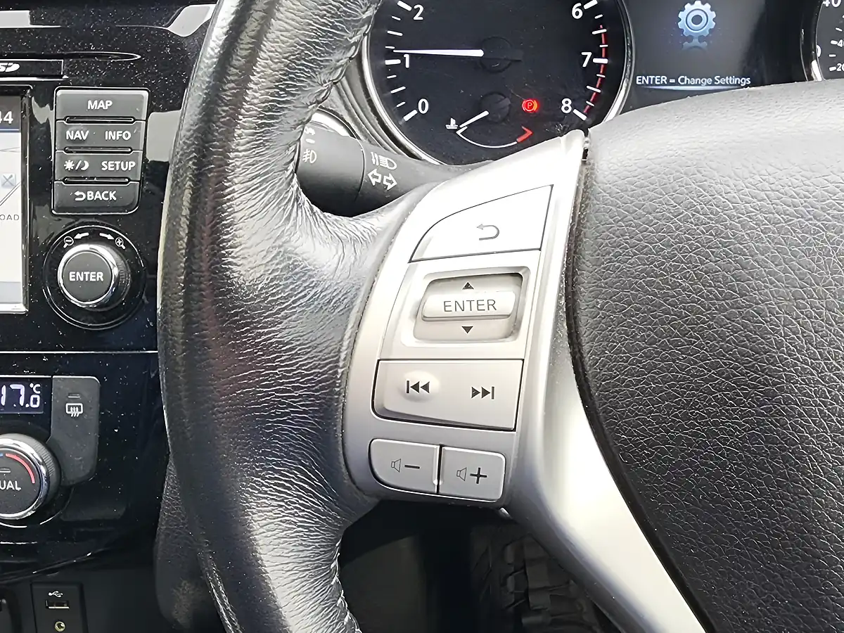 Used 2015 Nissan X-Trail N-Tec Silver - Interior and Exterior details 16
