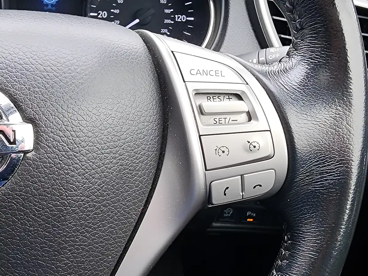 Used 2015 Nissan X-Trail N-Tec Silver - Interior and Exterior details 17