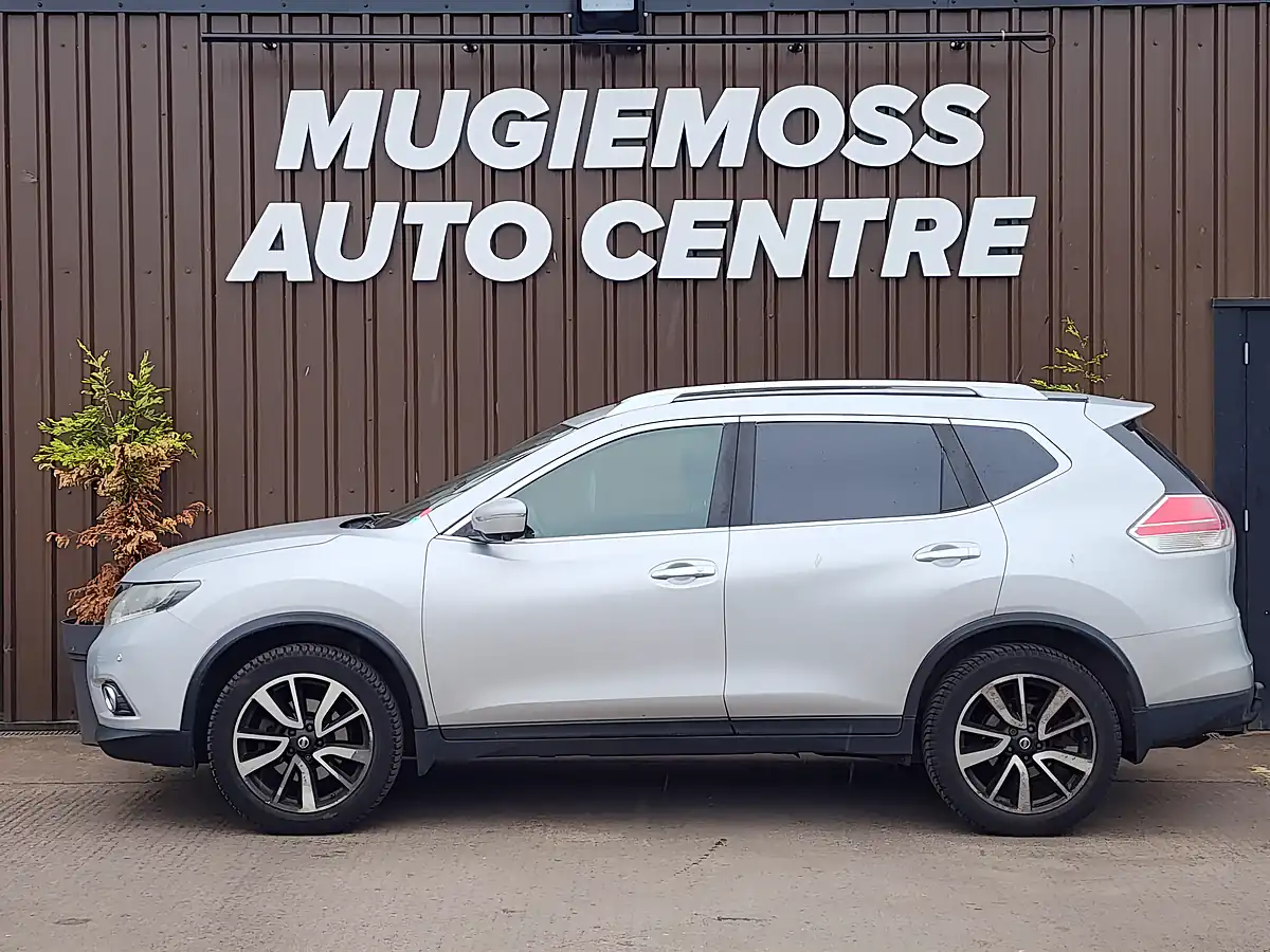 Used 2015 Nissan X-Trail N-Tec Silver - Interior and Exterior details 4