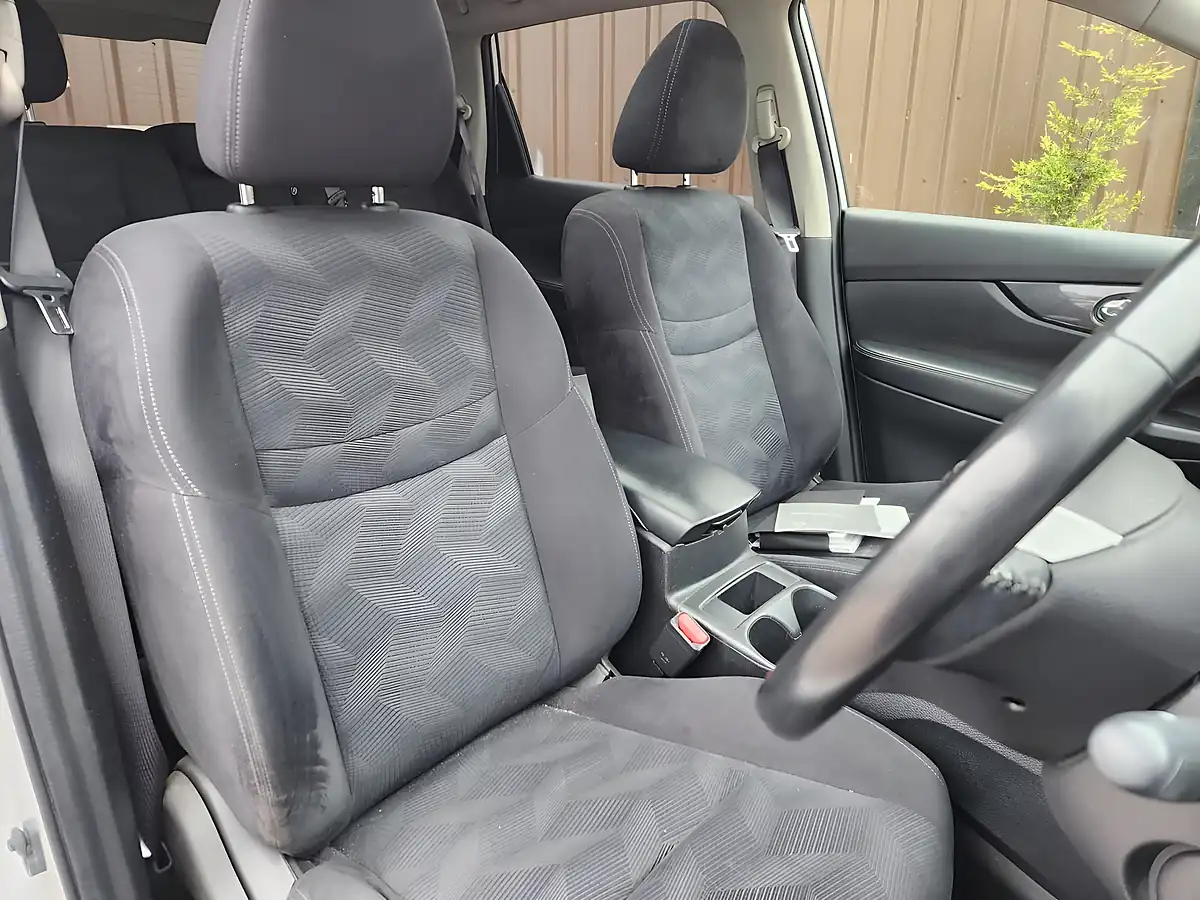 Used 2015 Nissan X-Trail N-Tec Silver - Interior and Exterior details 7