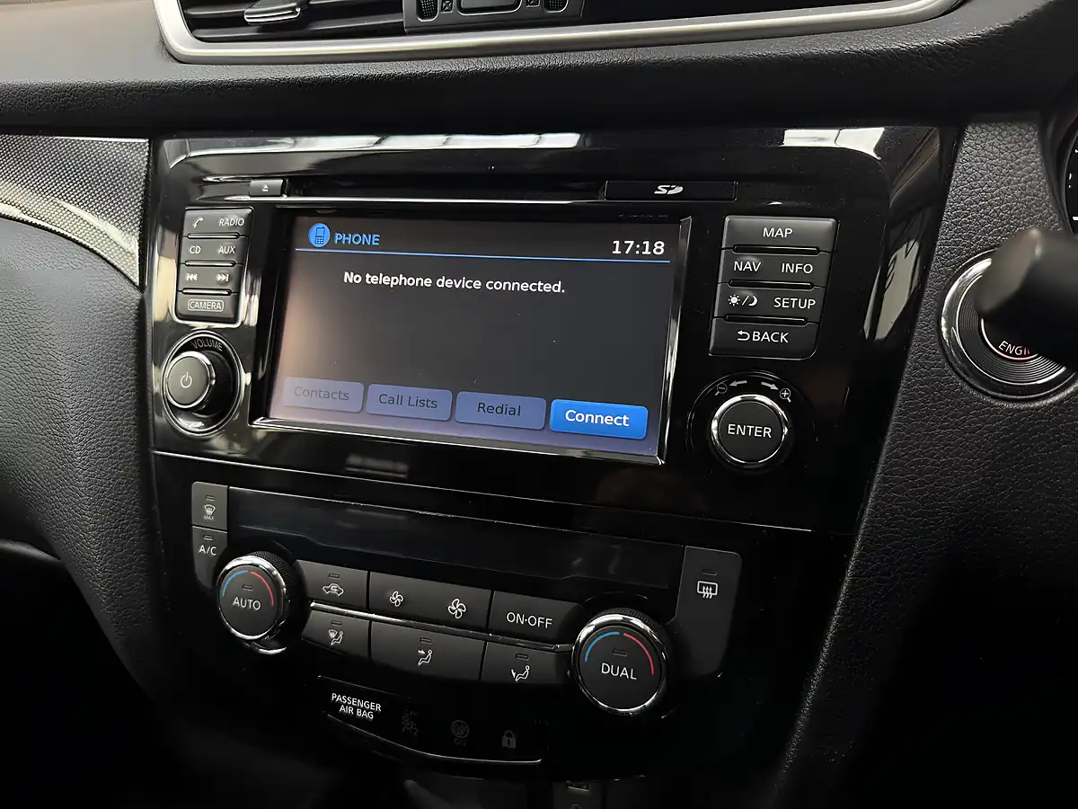 Used 2015 Nissan X-Trail N-Tec Storm White - Interior and Exterior details 13