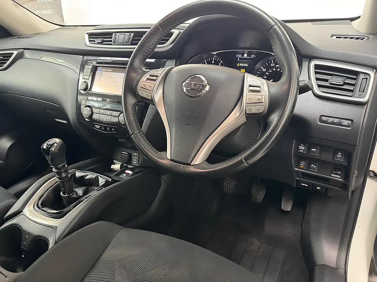 Used 2015 Nissan X-Trail N-Tec Storm White - Interior and Exterior details 3