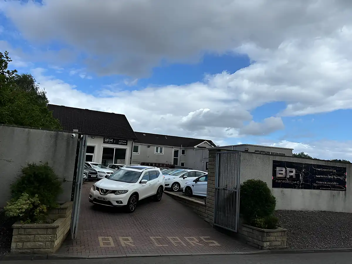 Used 2015 Nissan X-Trail N-Tec White - Interior and Exterior details 2