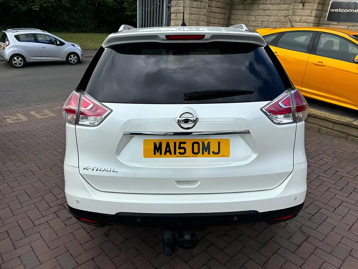 Used 2015 Nissan X-Trail N-Tec White - Interior and Exterior details 9