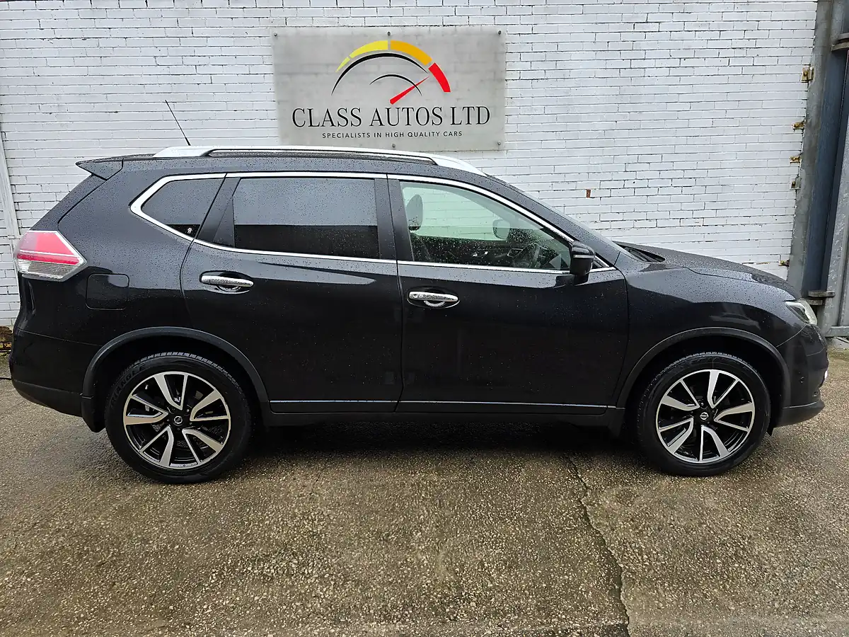 Used 2015 Nissan X-Trail Tekna Black - Interior and Exterior details 10