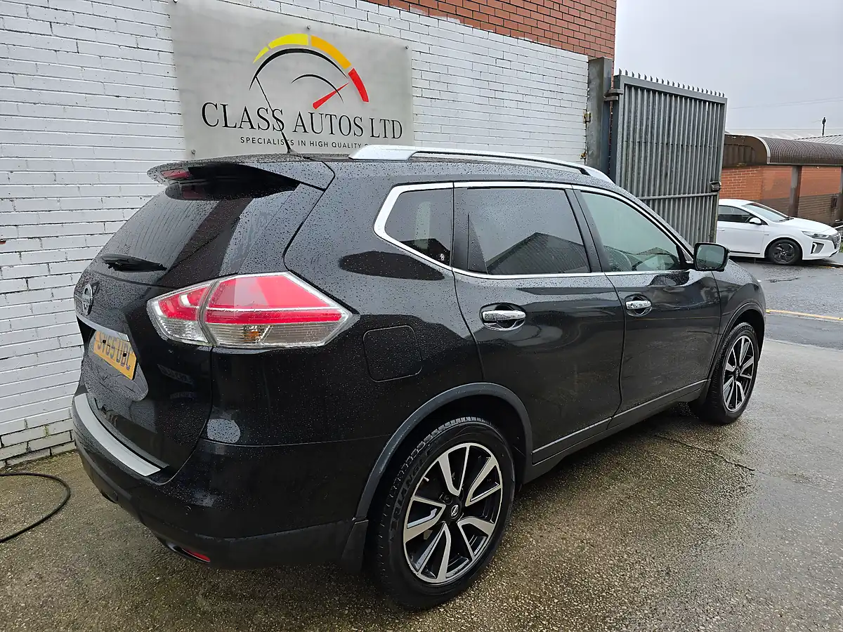 Used 2015 Nissan X-Trail Tekna Black - Interior and Exterior details 11