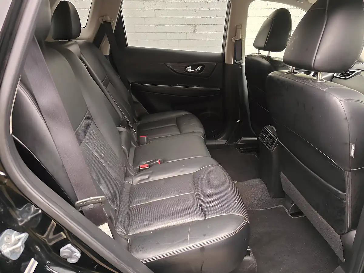 Used 2015 Nissan X-Trail Tekna Black - Interior and Exterior details 16
