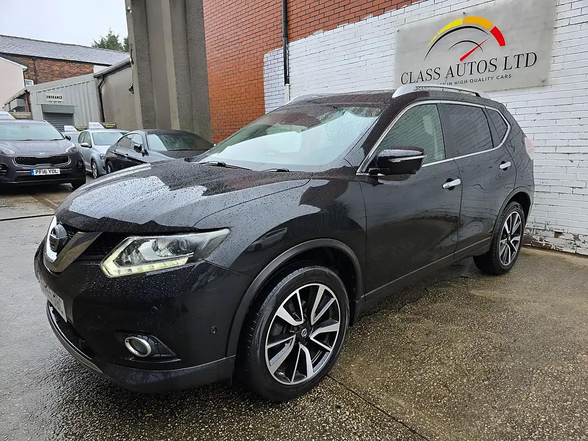Used 2015 Nissan X-Trail Tekna Black - Interior and Exterior details 3