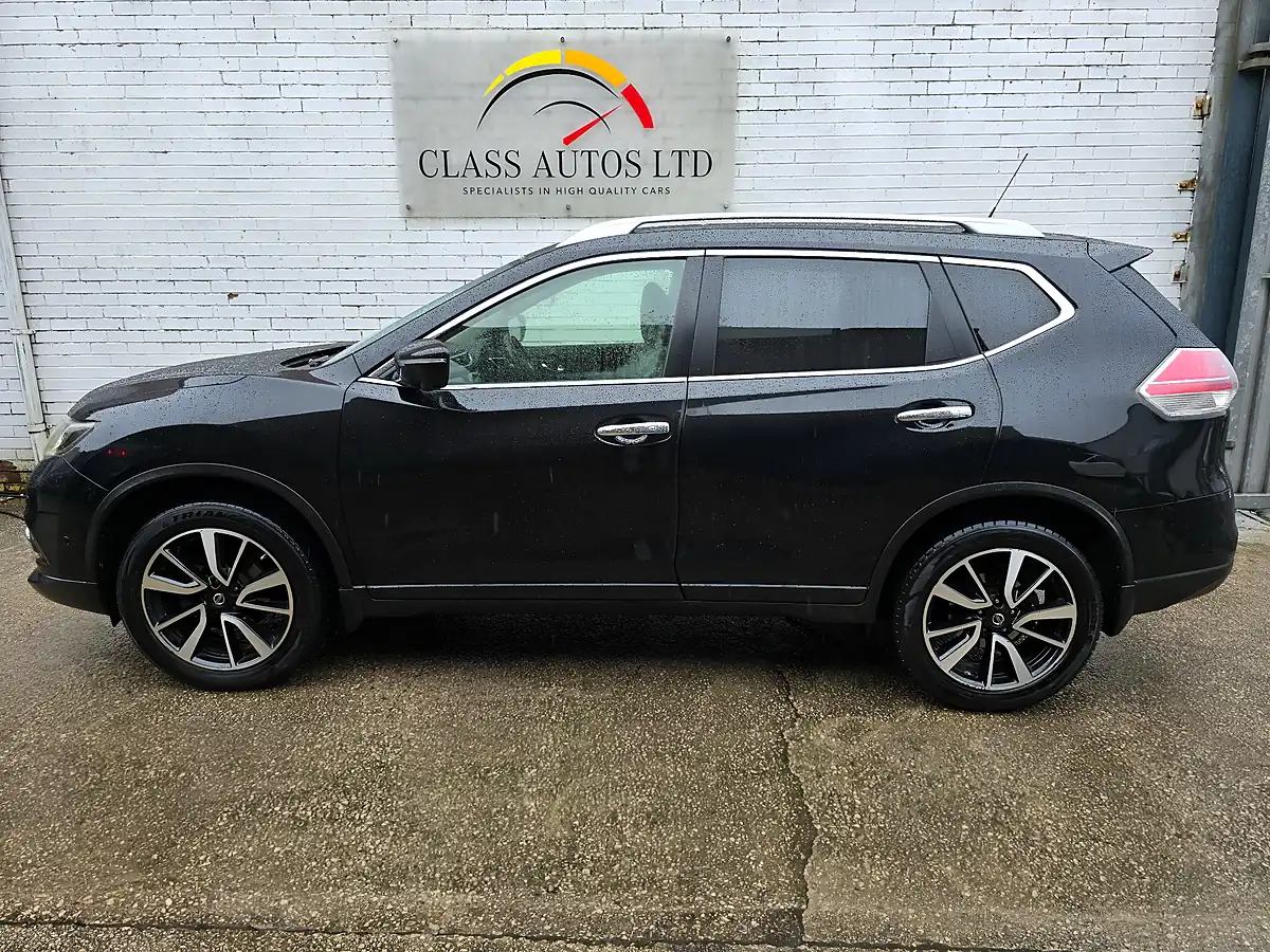 Used 2015 Nissan X-Trail Tekna Black - Interior and Exterior details 8