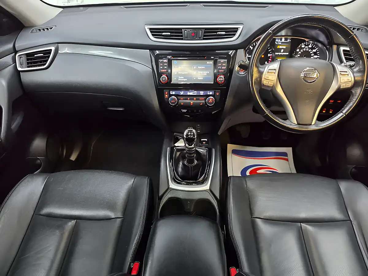 Used 2015 Nissan X-Trail Tekna Black - Interior and Exterior details 13