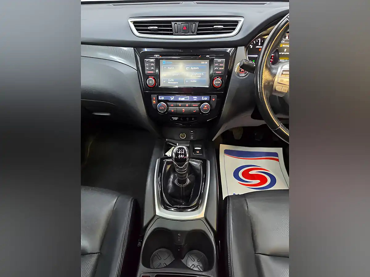 Used 2015 Nissan X-Trail Tekna Black - Interior and Exterior details 14