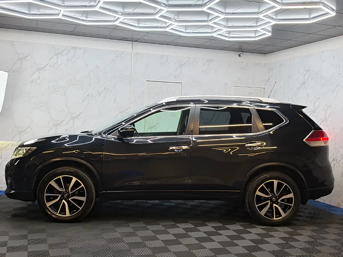 Used 2015 Nissan X-Trail Tekna Black - Interior and Exterior details 7