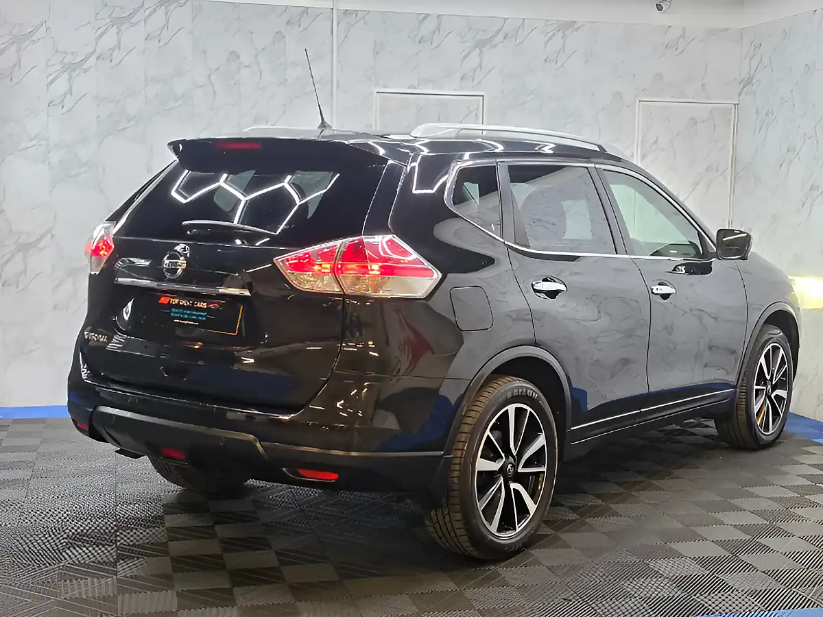 Used 2015 Nissan X-Trail Tekna Black - Interior and Exterior details 8