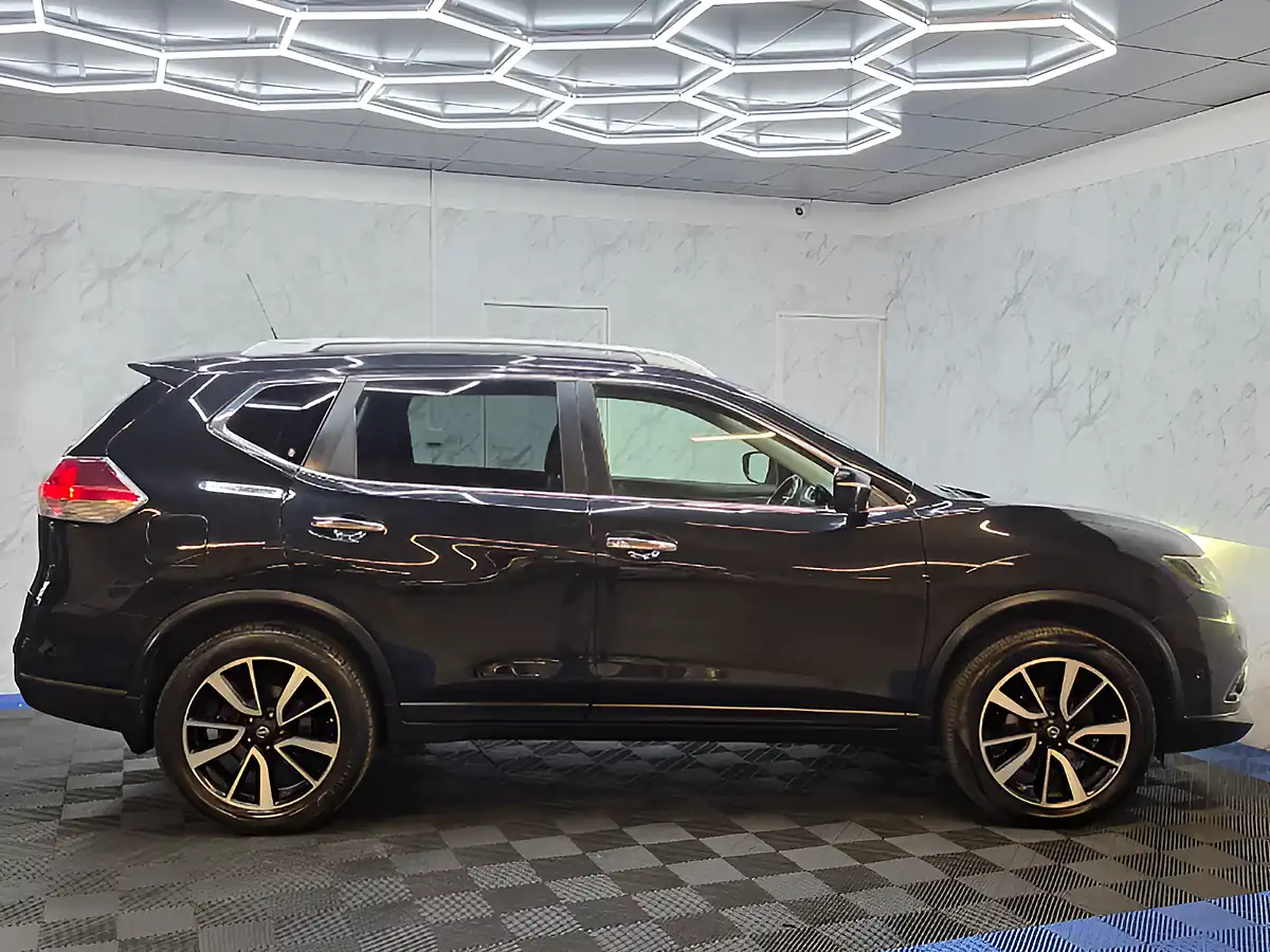 Used 2015 Nissan X-Trail Tekna Black - Interior and Exterior details 9