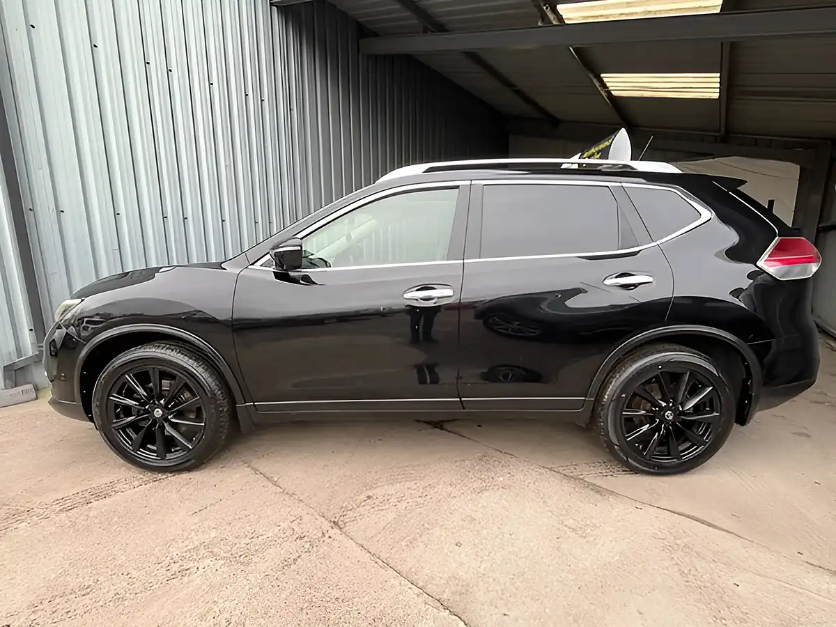 Used 2015 Nissan X-Trail Tekna Black - Interior and Exterior details 10