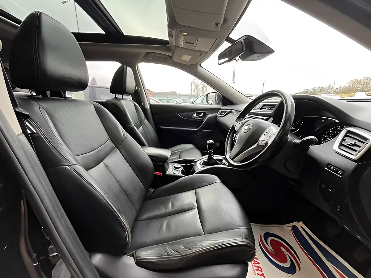 Used 2015 Nissan X-Trail Tekna Black - Interior and Exterior details 5