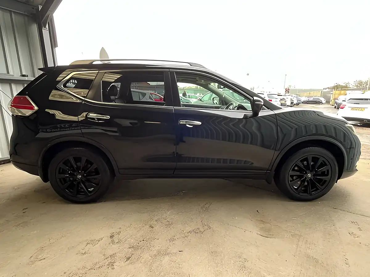 Used 2015 Nissan X-Trail Tekna Black - Interior and Exterior details 8