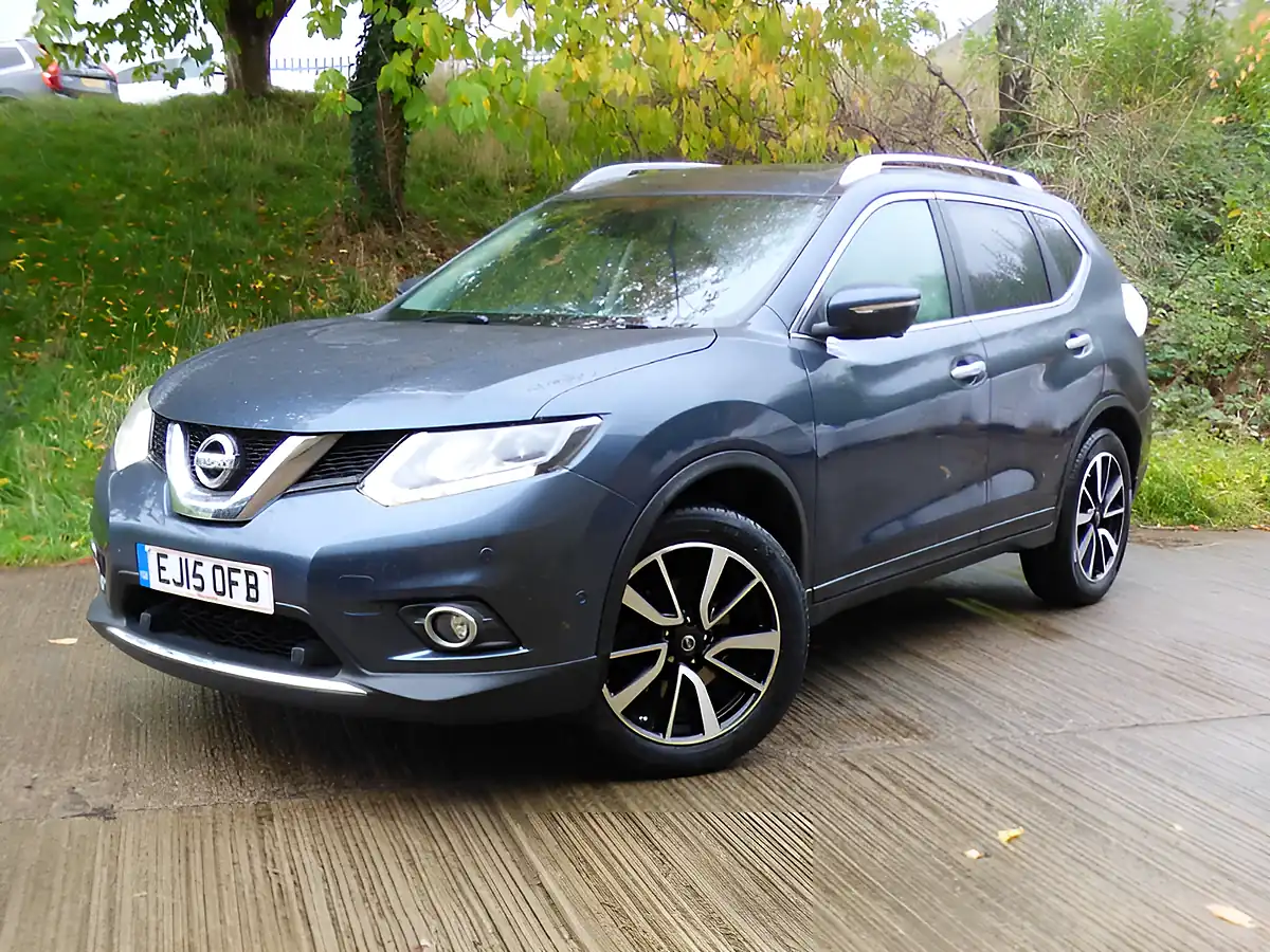 Used 2015 Nissan X-Trail Tekna Blue - Interior and Exterior details 10