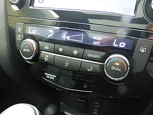 Used 2015 Nissan X-Trail Tekna Blue - Interior and Exterior details 16
