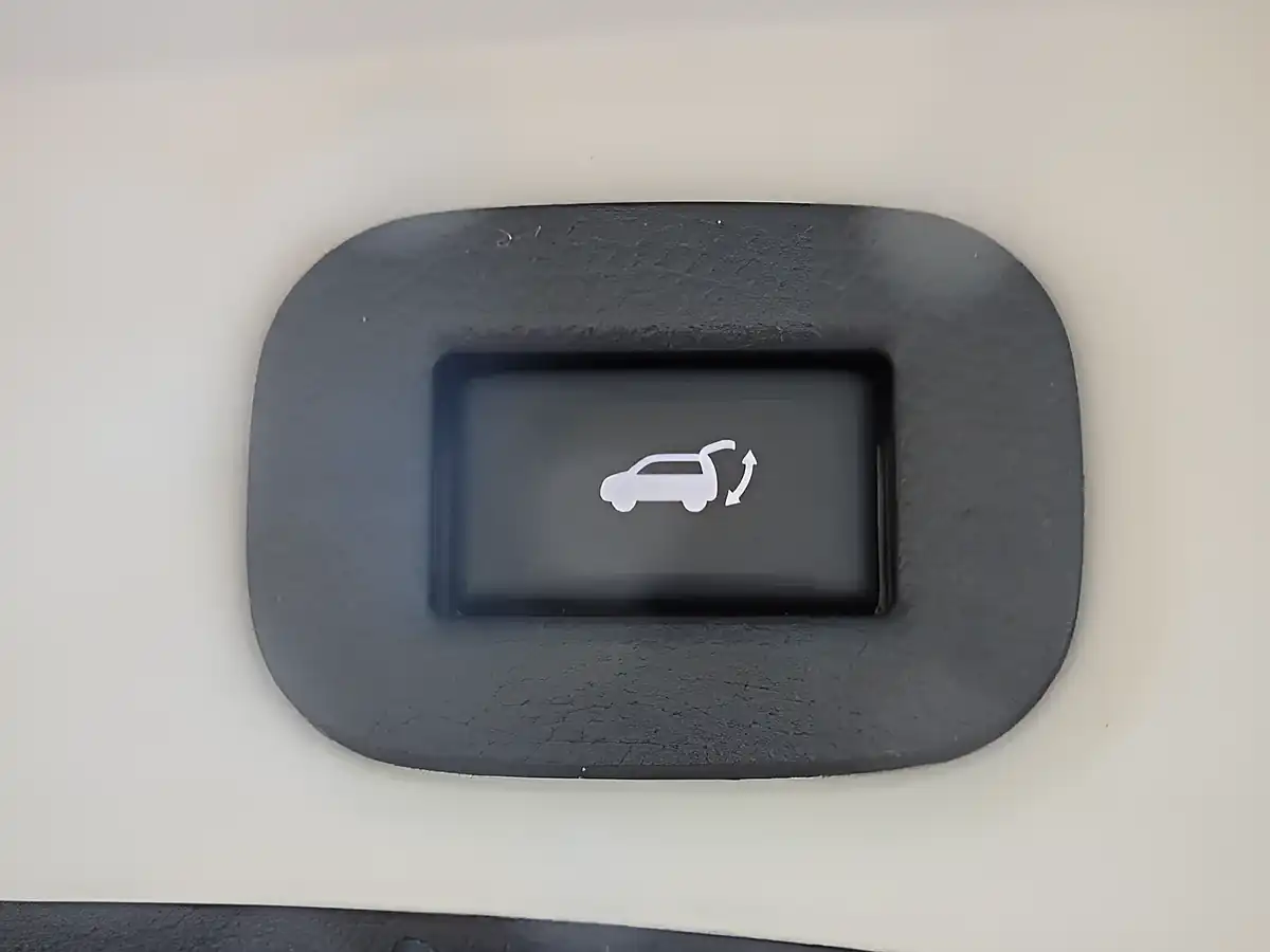 Used 2015 Nissan X-Trail Tekna Blue - Interior and Exterior details 8