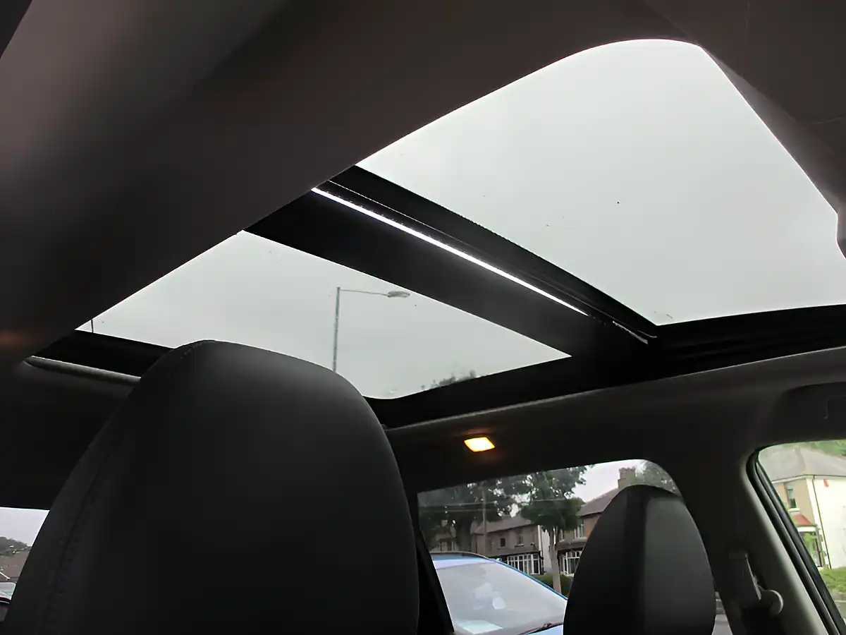 Used 2015 Nissan X-Trail Tekna Green - Interior and Exterior details 15