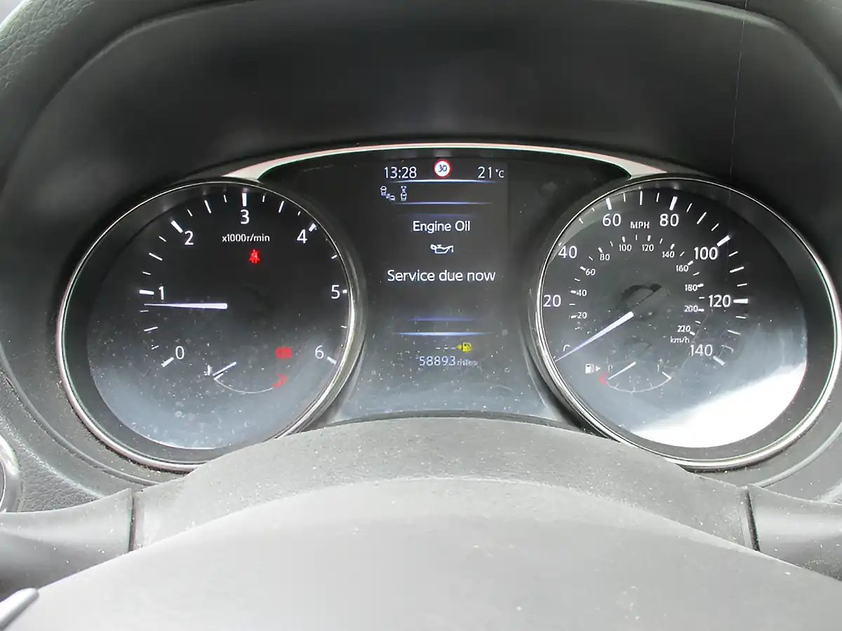 Used 2015 Nissan X-Trail Tekna Green - Interior and Exterior details 16