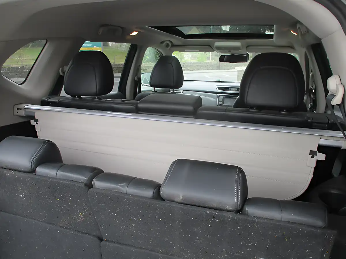 Used 2015 Nissan X-Trail Tekna Green - Interior and Exterior details 17
