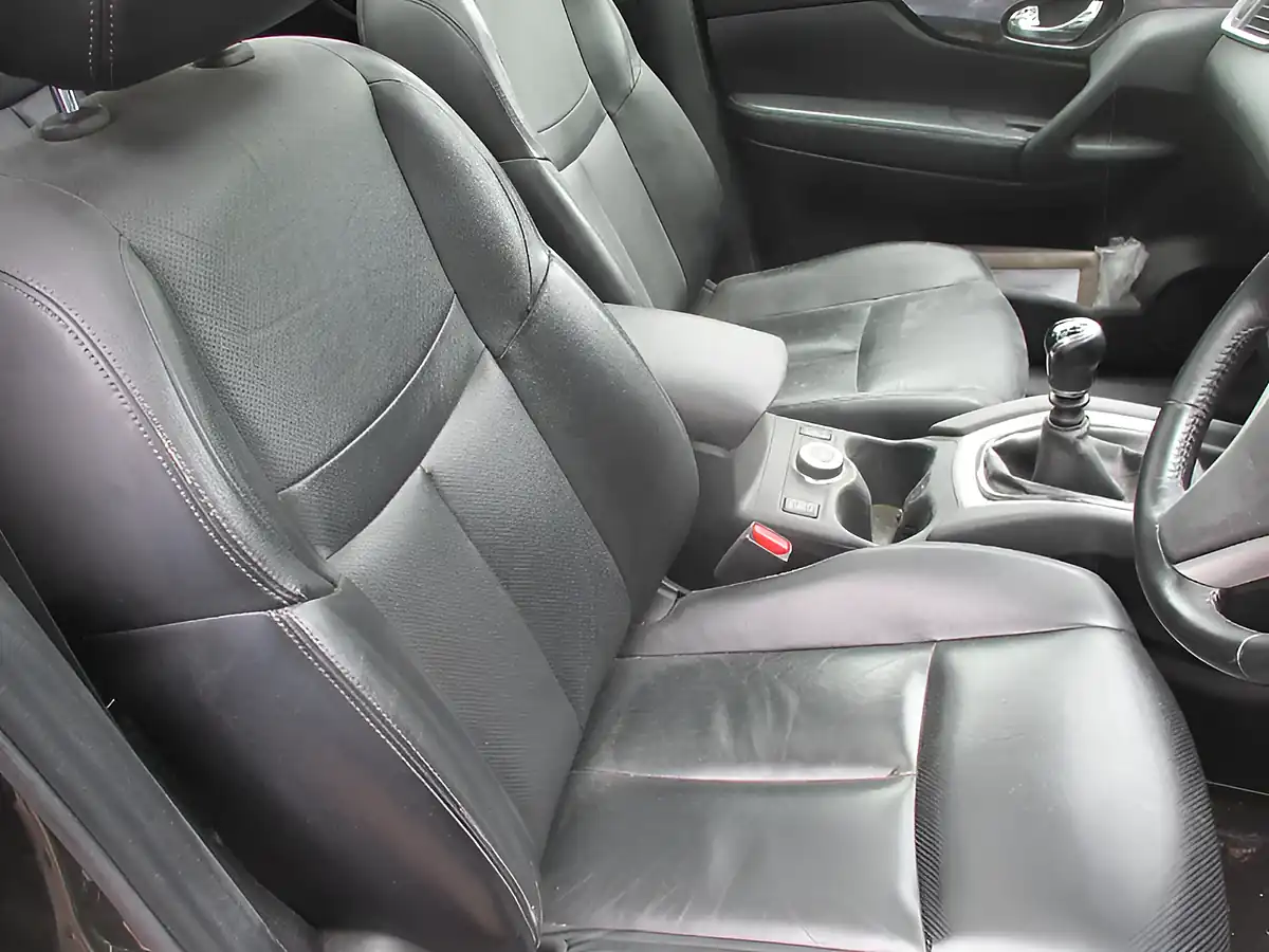 Used 2015 Nissan X-Trail Tekna Green - Interior and Exterior details 18
