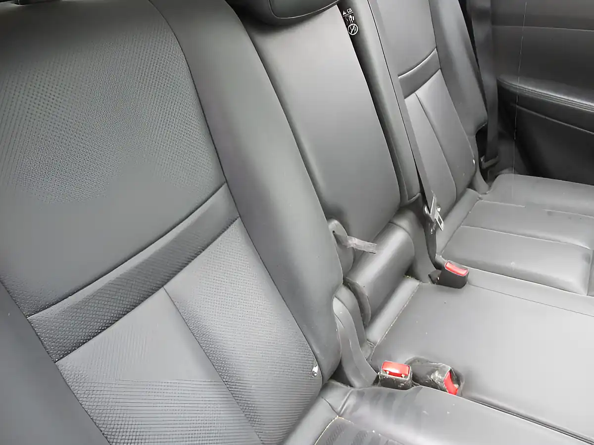 Used 2015 Nissan X-Trail Tekna Green - Interior and Exterior details 19
